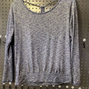 W Wantable women’s XS sweater